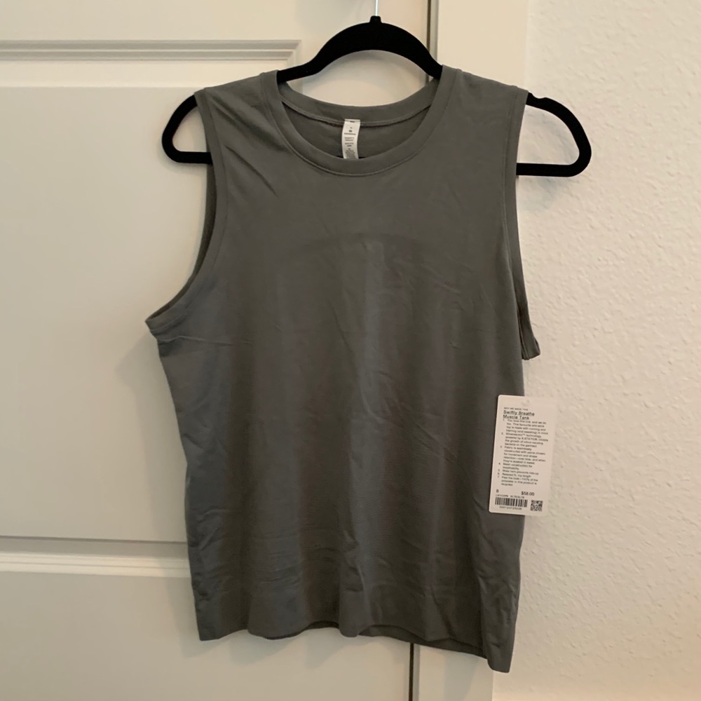 Swiftly Breathe Muscle Tank. Lululemon. Size 8.
